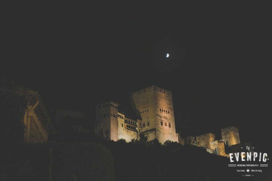 Alhambra de granada de noche